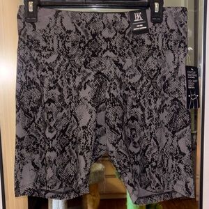 INC International Concepts Snakeskin Print Legging Shorts- L